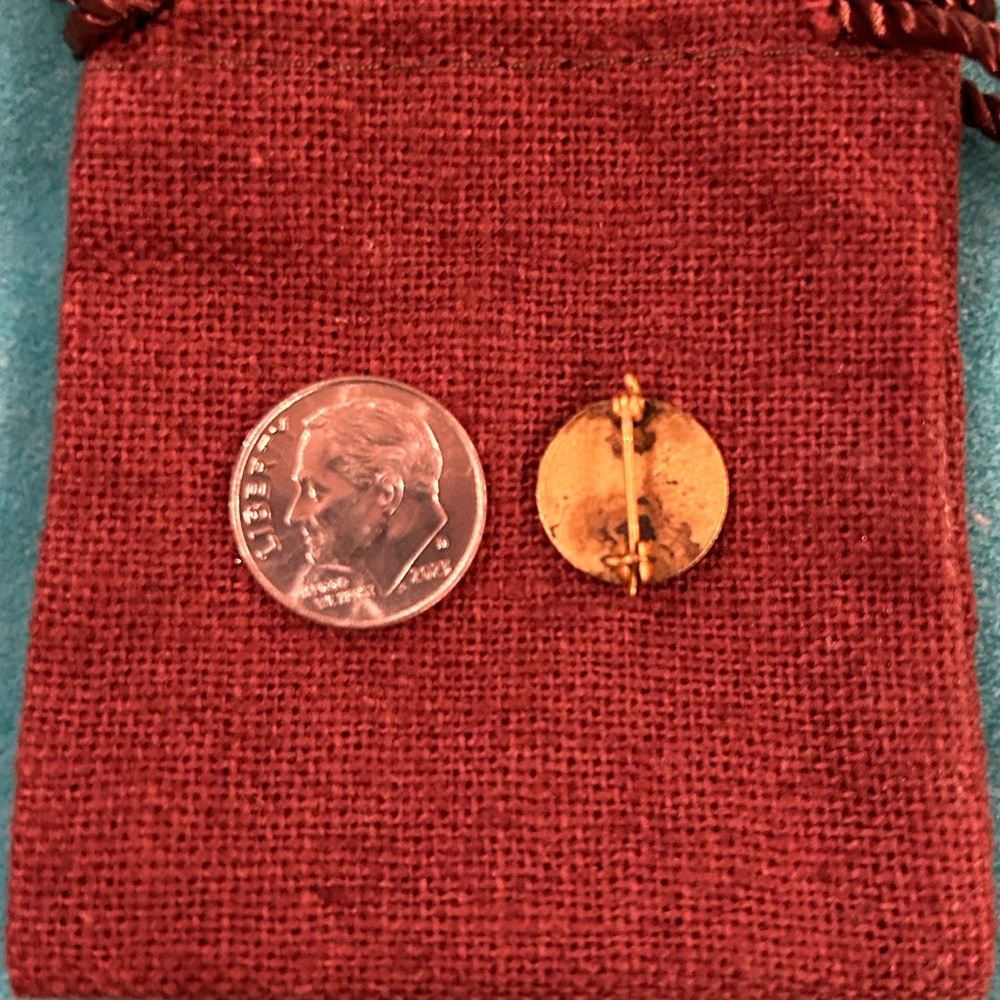 Enamel Cat Pin - Picture 4 of 4